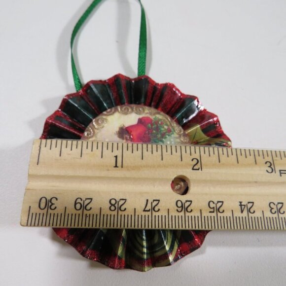 Victorian Christmas 3-D Rosettes large (17) collection - Picture 13 of 16